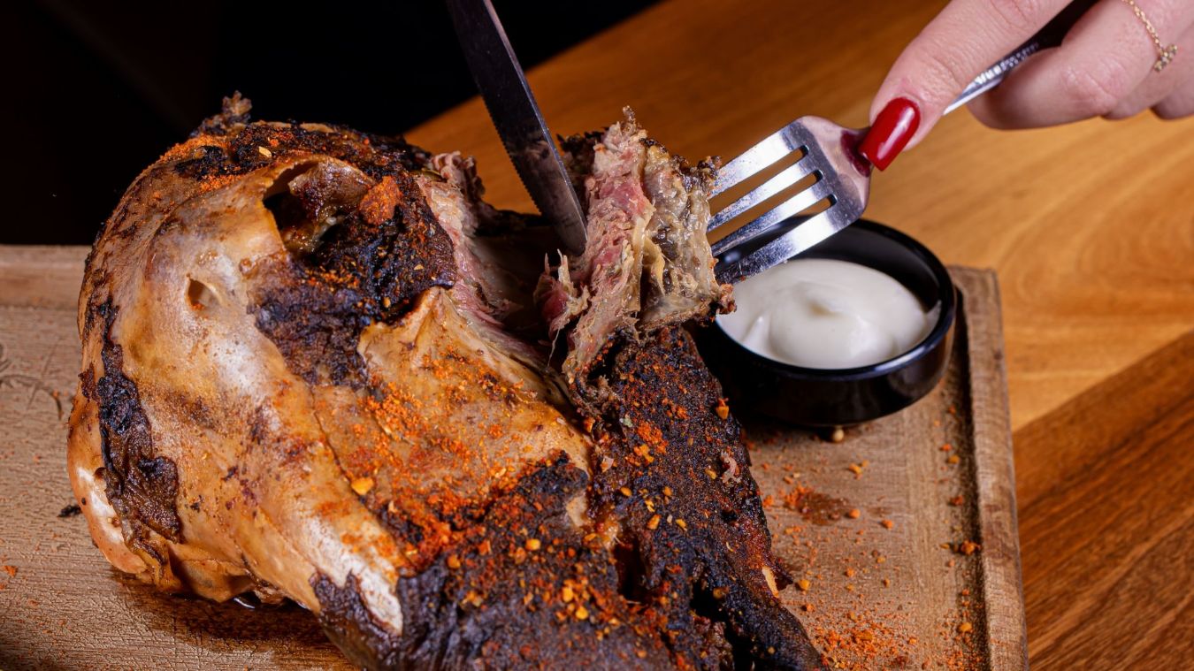 Smoked lamb head